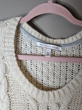 Victoria's Secret Ivory Cable Crewneck Sweater Ptp 24"